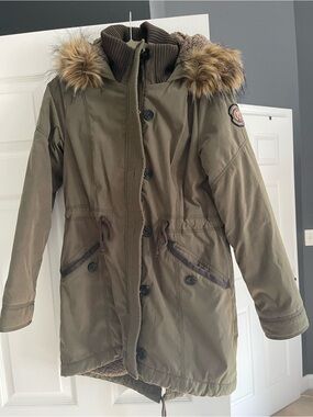 Abercrombie Women's Olive Green Parka Coat with Faux Fur Hood